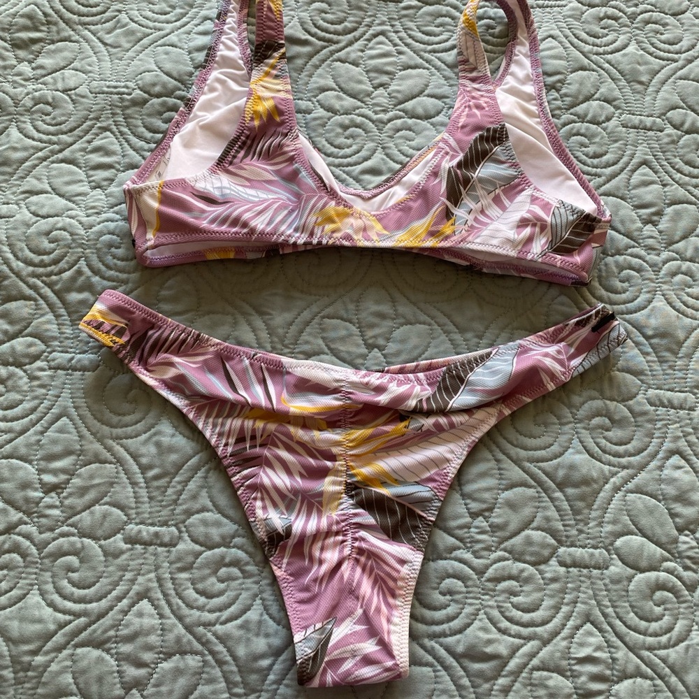 Volcom Scrunch back bikini L/M